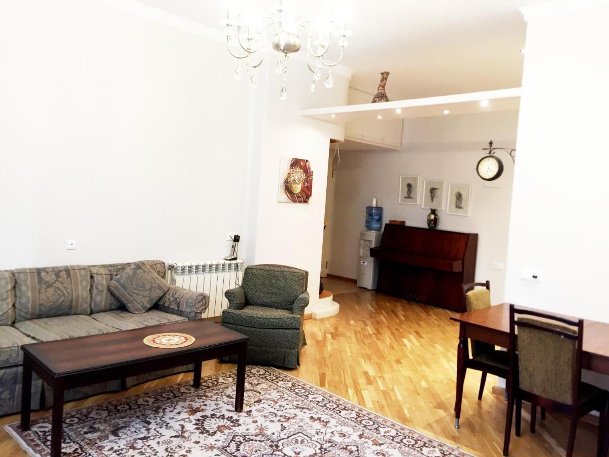 Your Home In Yerevan Bagian luar foto